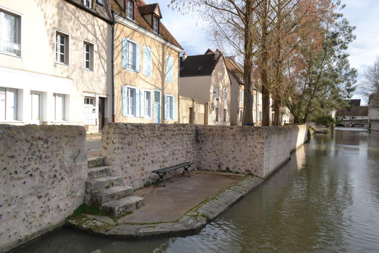 L'Essentiel De Chartres Apartment Bagian luar foto